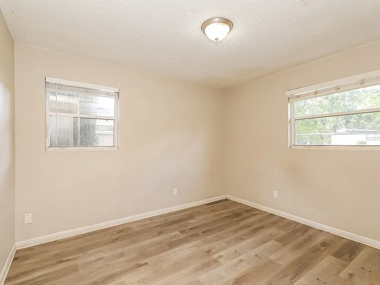 6930 Bernay Ave — Photo 11