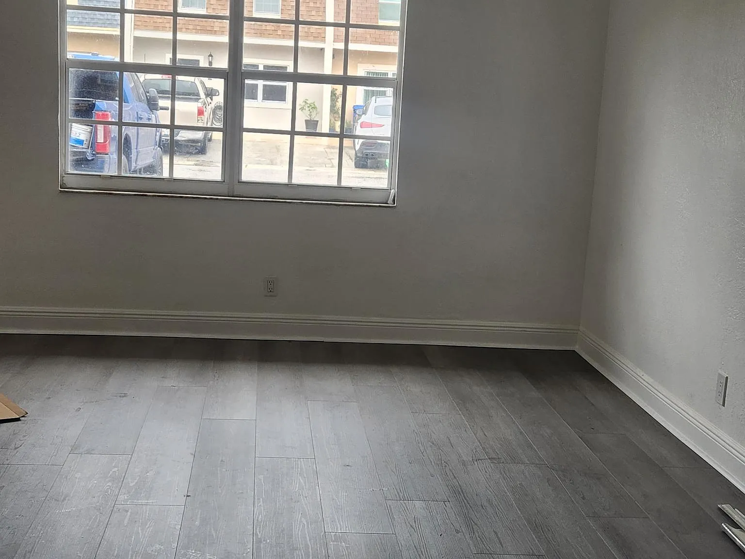 5962 NW 25th St — Photo 3