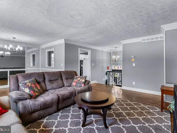 7951 Queens Rd, Glen Burnie, MD 21061