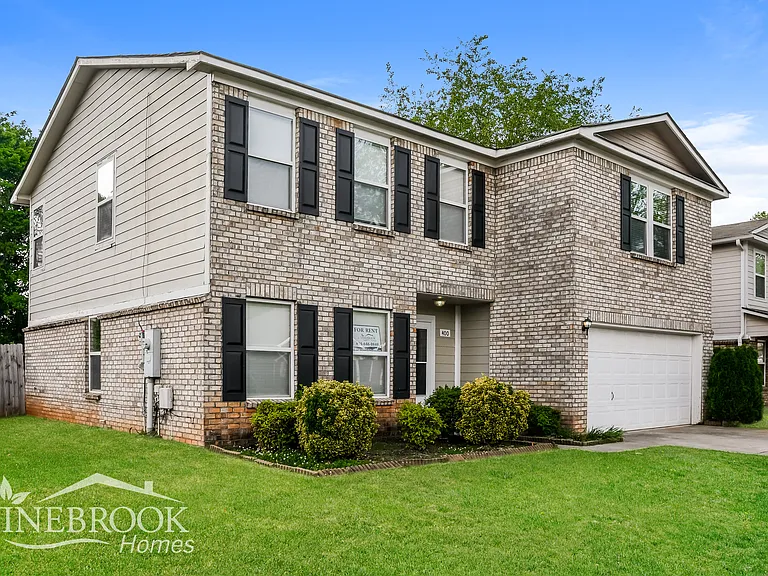 400 Jasmine Dr — Photo 2