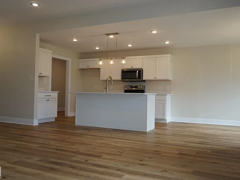 1814 N Oak St — Photo 7