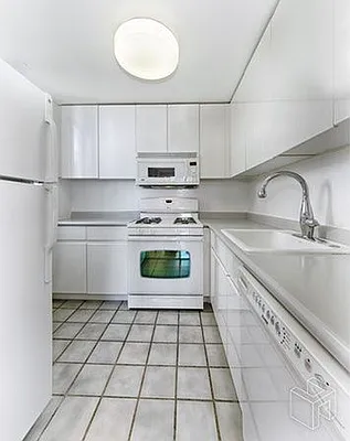 Rented by Halstead Real Estate | media 7