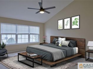 5 Straton Ct, Parlin, NJ 08859