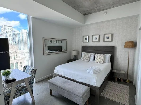 151 SE 1st St APT 2406, Miami, FL 33131