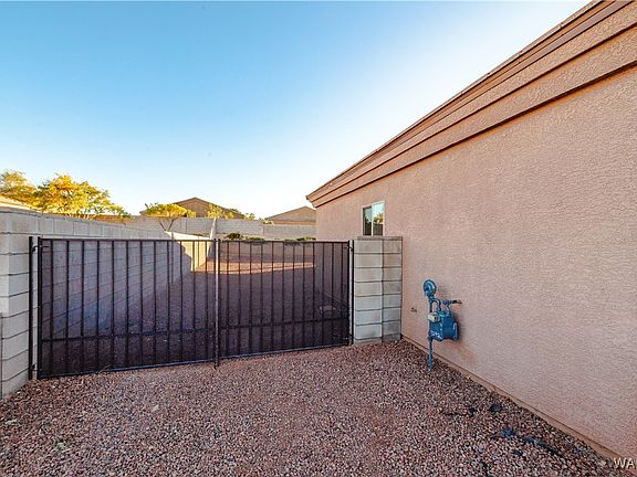 4th image of 3292 Laramie Avenue