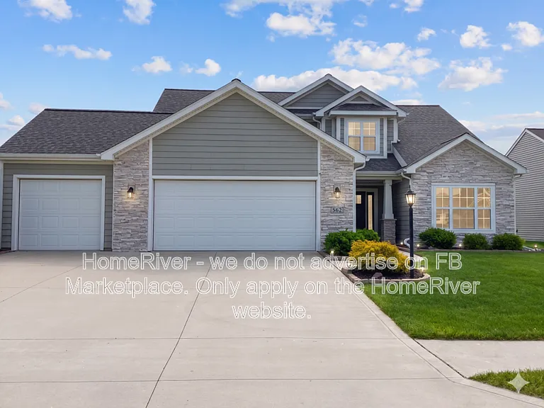 562 Highfields Cv — Photo 6