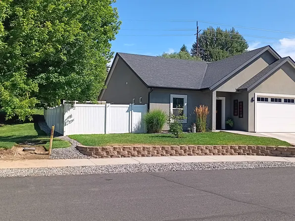 784 SE Bedford Loop, College Place, WA 99324