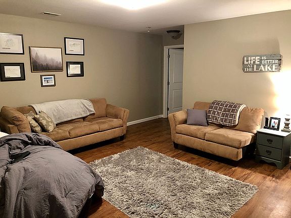4th image of 45 Auburn Ct