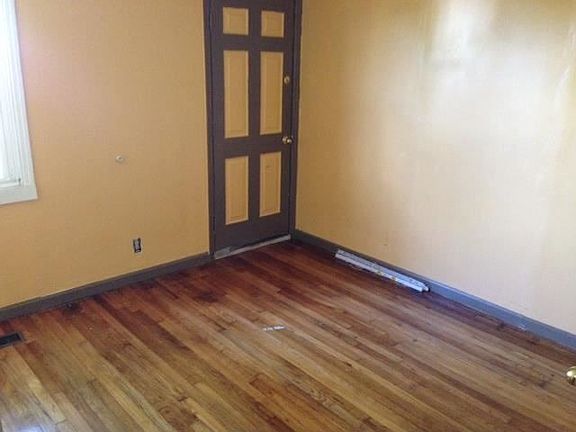5th image of 414 Algonquin Dr