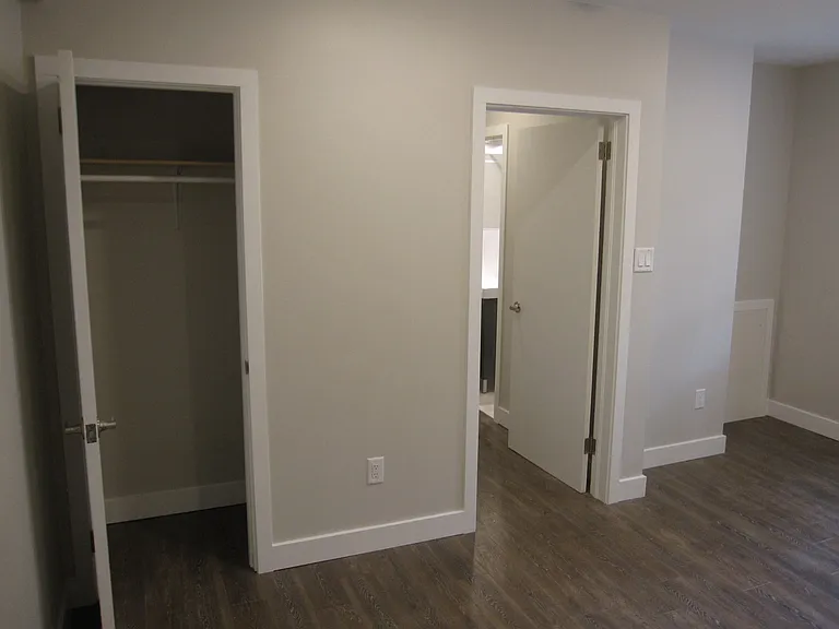 16 Church St E #8 — Photo 9