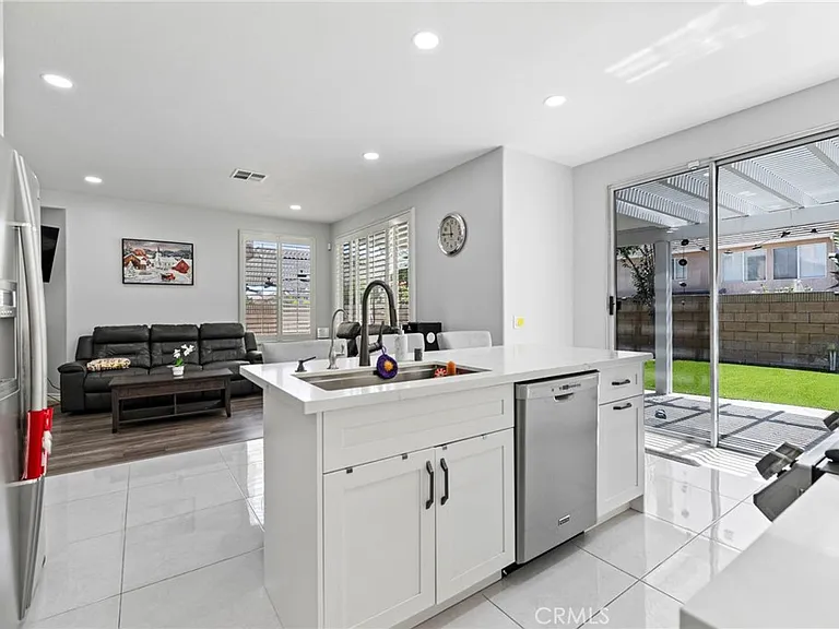15881 Madelyn Ct — Photo 17