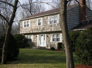 9 Nursery Ln, Westport, CT 06880