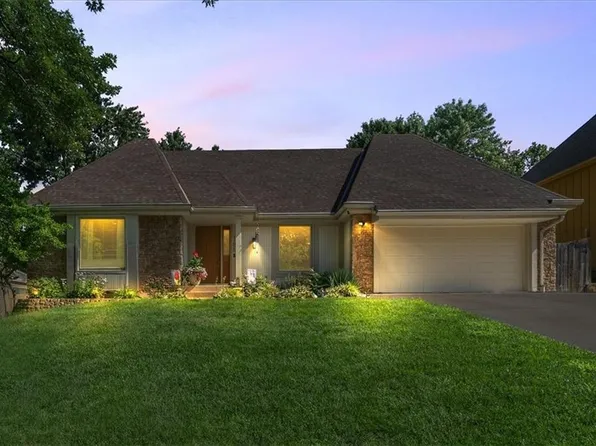 11820 W 100th Ter, Overland Park, KS 66214