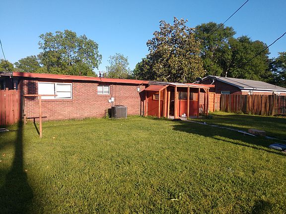 4th image of 1006 Bloomfield Dr