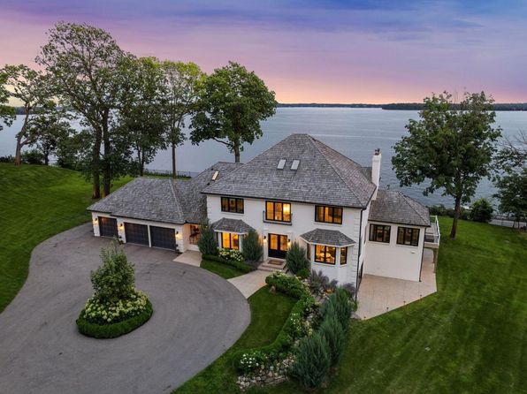 2070 Shoreline Dr, Wayzata, MN 55391