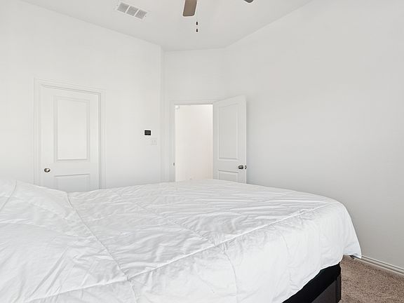2nd image of 4703 Kindred St