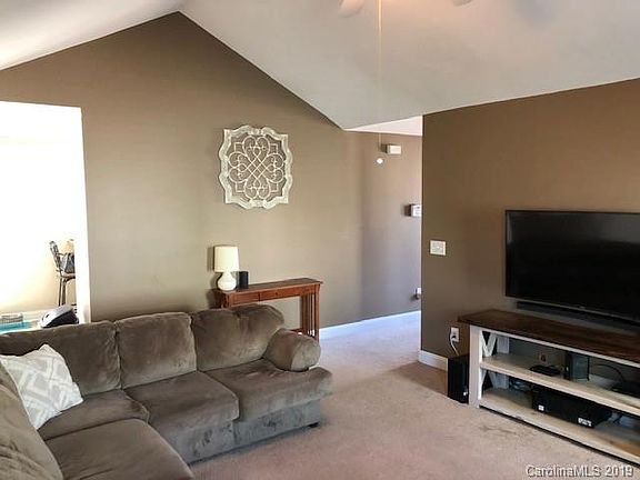 5th image of 1319 Perfection Ave #38
