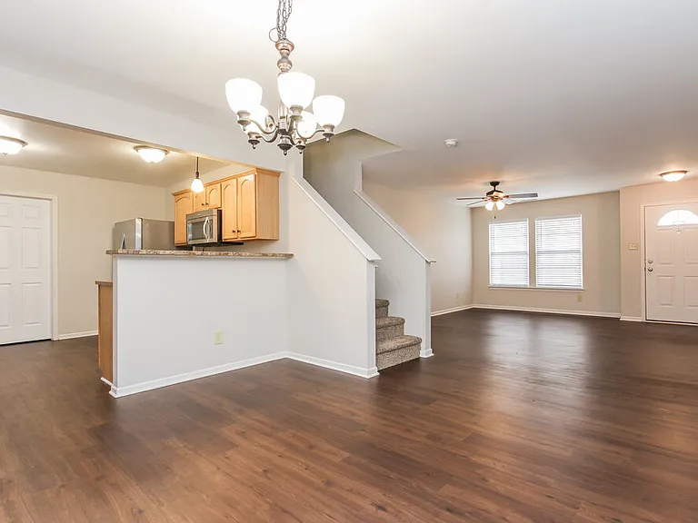 1351 Brooks Dr — Photo 4