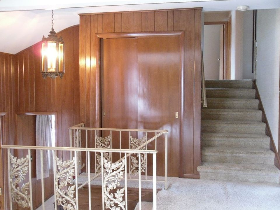 Entry & Staircase
