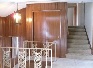 2636 Landstrom Rd, Rockford, IL 61107