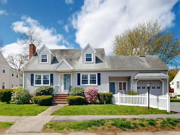 15 Rose St, Milton, MA 02186