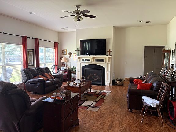 2nd image of 724 Randolph Loop
