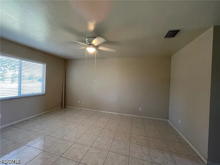 1721 SW 16th Ter — Photo 10