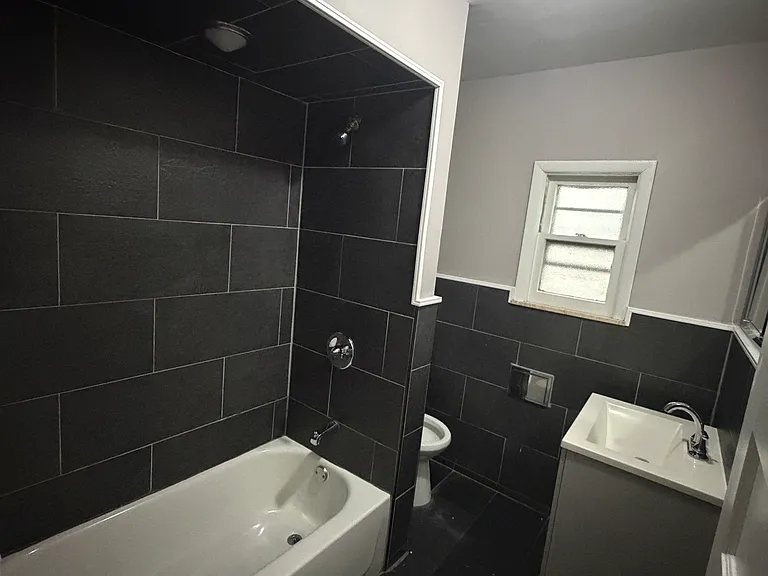 375 Walnut St #1 — Photo 3