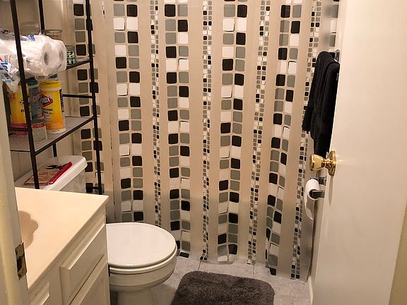 2nd image of 941 Laura Lee Cir