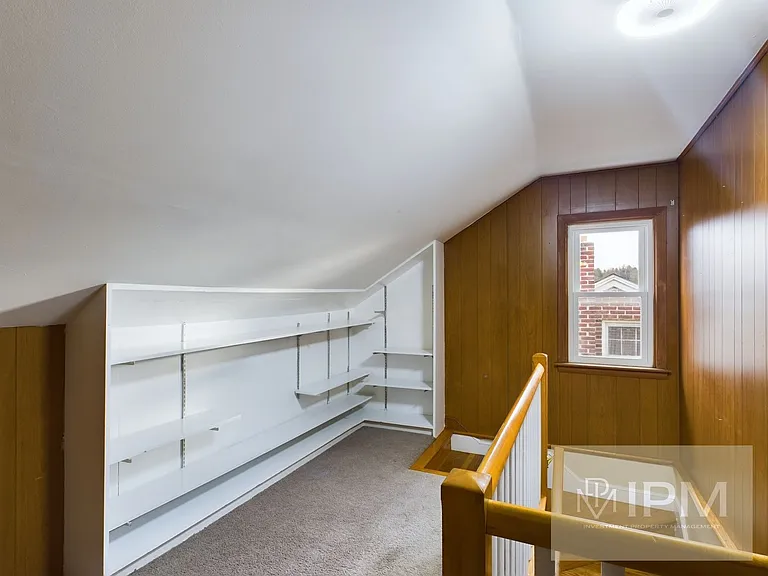 581 S Yale St — Photo 10