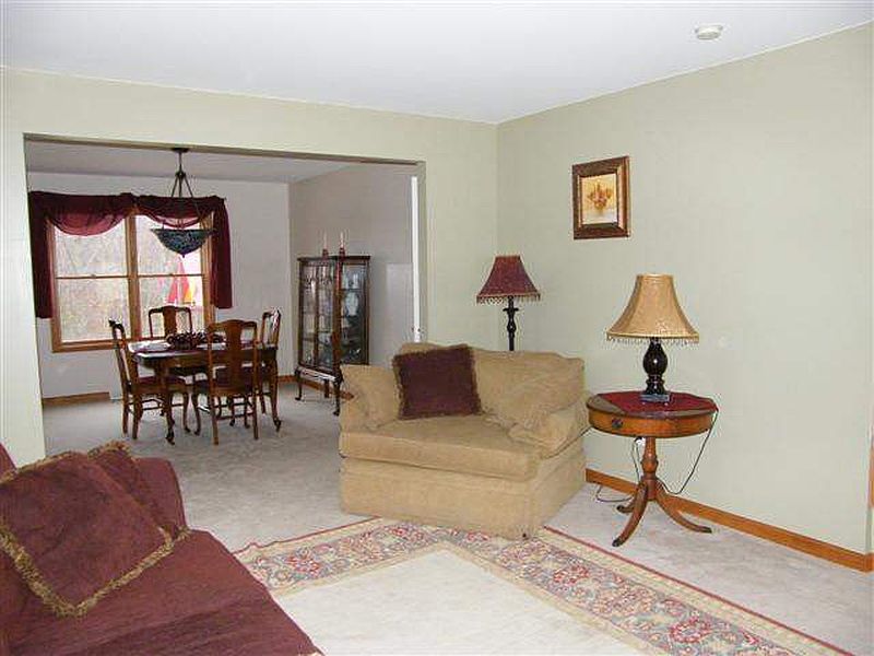 4th image of 45 ROSE Lane