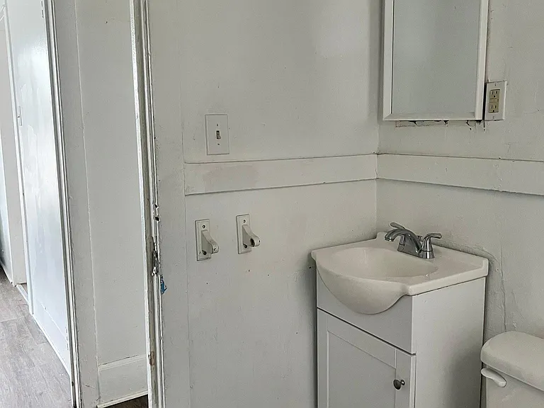 839 E 26th St #1 — Photo 11