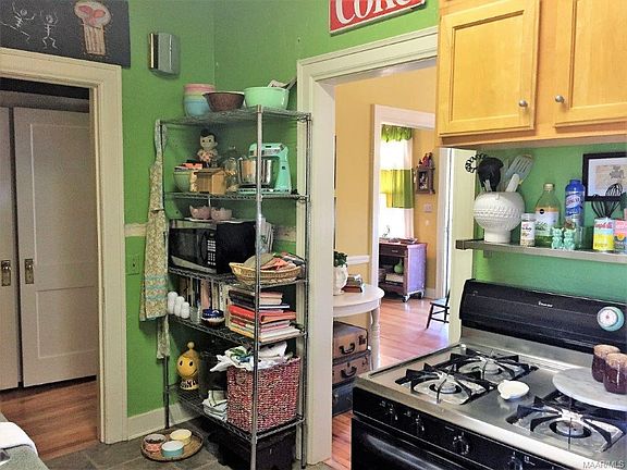 4th image of 2106 Winona Ave