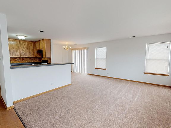 5th image of 381 Wedgewood Cir