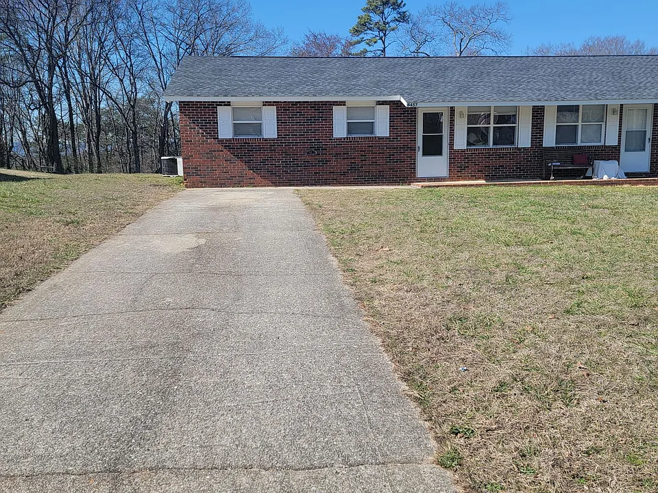 8457 Shawn Ridge Dr
