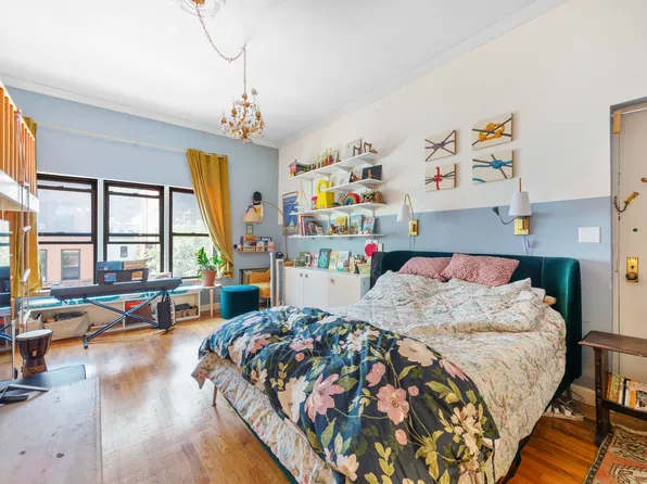 261 West 71st Street image 5 of 13