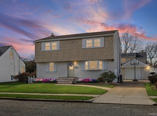 24 Ferndale Drive, Hicksville, NY 11801