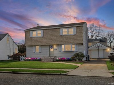24 Ferndale Drive, Hicksville, NY, 11801