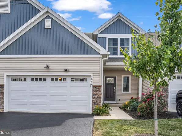1842 Shady Ln, Mechanicsburg, PA 17055