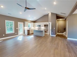 3622 Huntingridge Dr, High Point, NC 27265