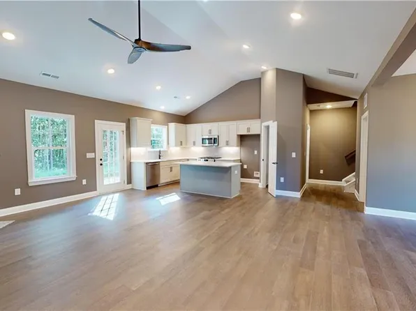 3622 Huntingridge Dr, High Point, NC 27265