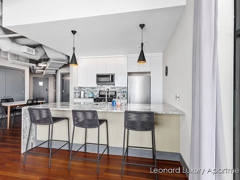The Leonard Luxury Apartments — Photo 81