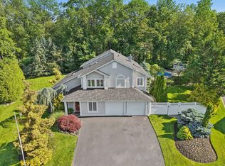 36 Bridge Rd, Nanuet, NY 10954