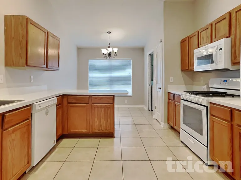 6816 Monarch Park Dr — Photo 6