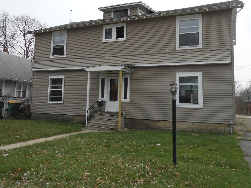 1st image of 182 Wood St N