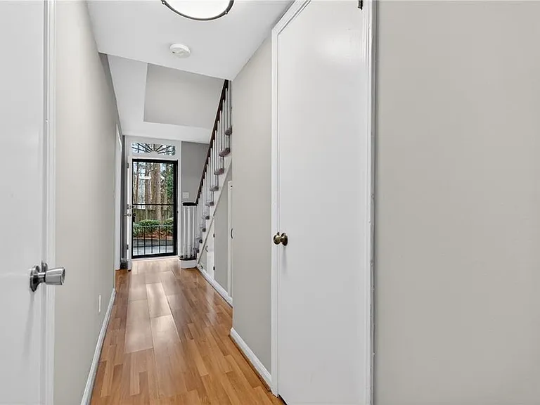 6520 Roswell Rd #48 — Photo 4