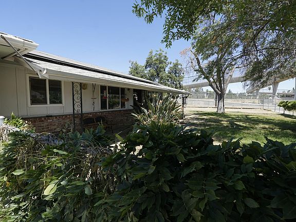 2nd image of 735 N Winery Ave