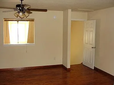 128 Meadow Park Cir #128 — Photo 8