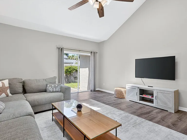 6781 Veronica Ct — Photo 24