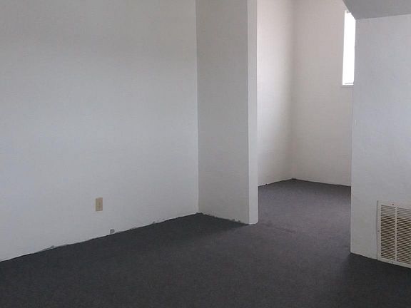 3rd image of 114 Delaware Ave #C